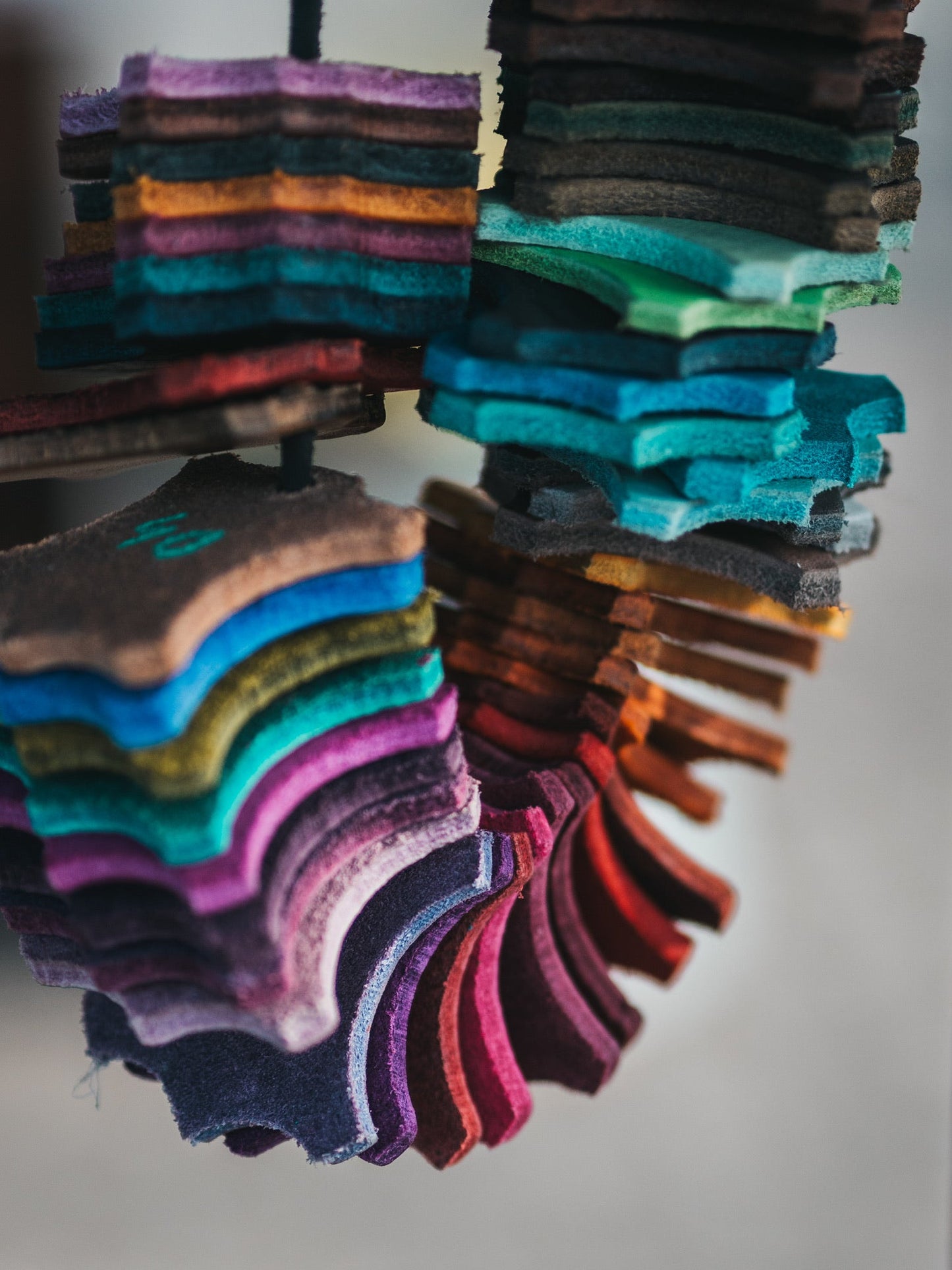 Fettlederleine "Ginevra" - in Olive & Silber